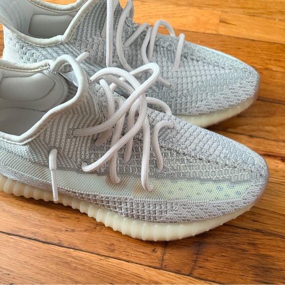 adidas Yeezy Boost 350 V2 – Light / UV Reactive - Picture 6 of 9
